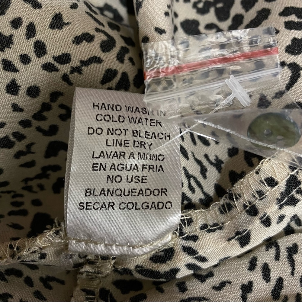 Entro Leopard Print Ruffle Back Button Down Oversized Babydoll Top - Picture 6 of 7